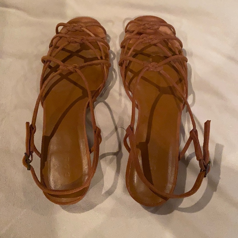 Doen Corsica Sandal in Brown Suede